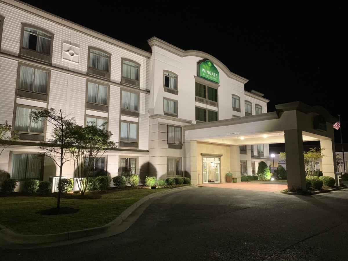Wingate By Wyndham Southport Hotel Exterior photo