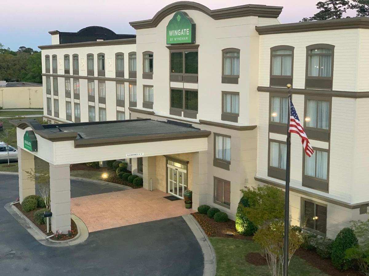 Wingate By Wyndham Southport Hotel Exterior photo