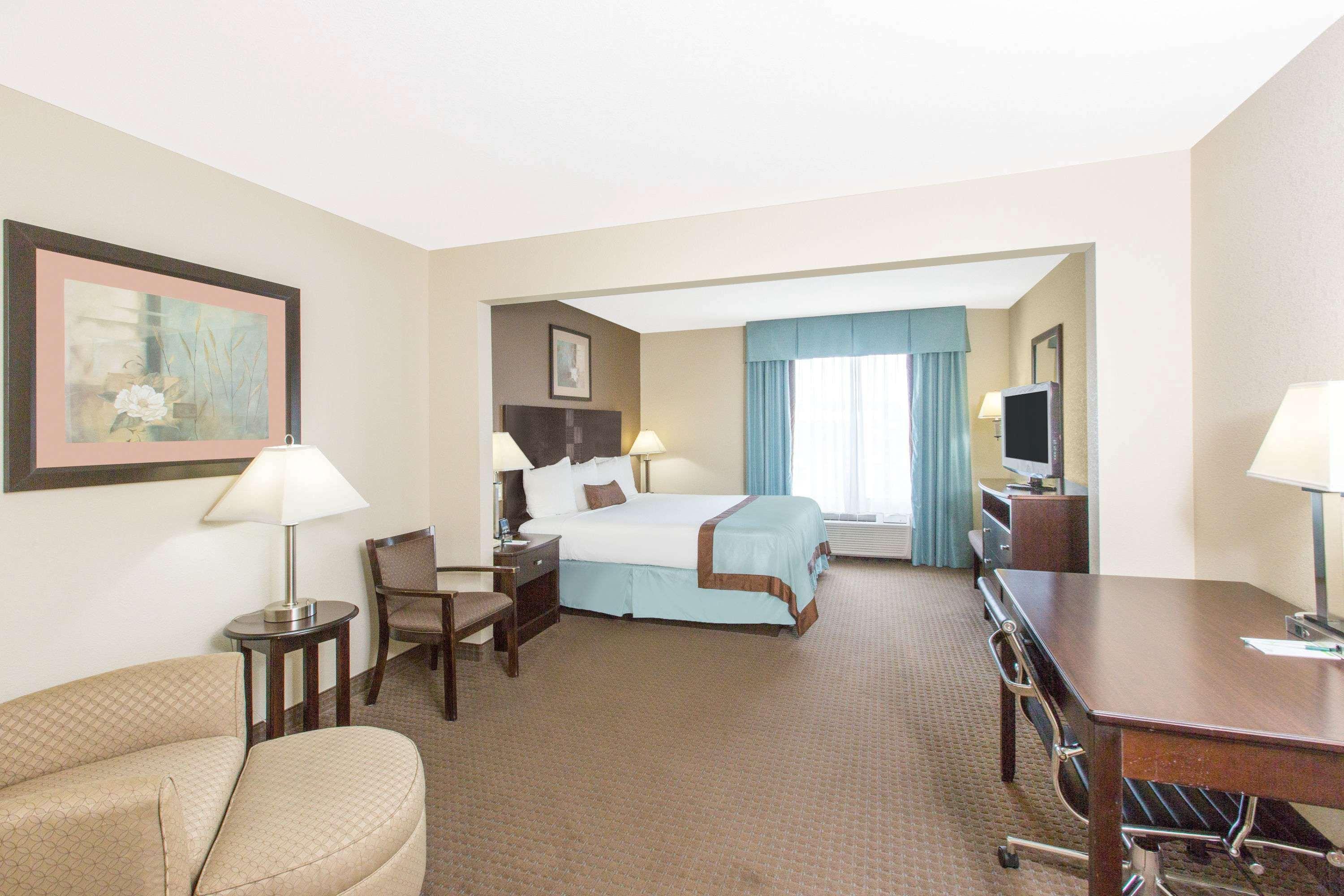 Wingate By Wyndham Southport Hotel Exterior photo