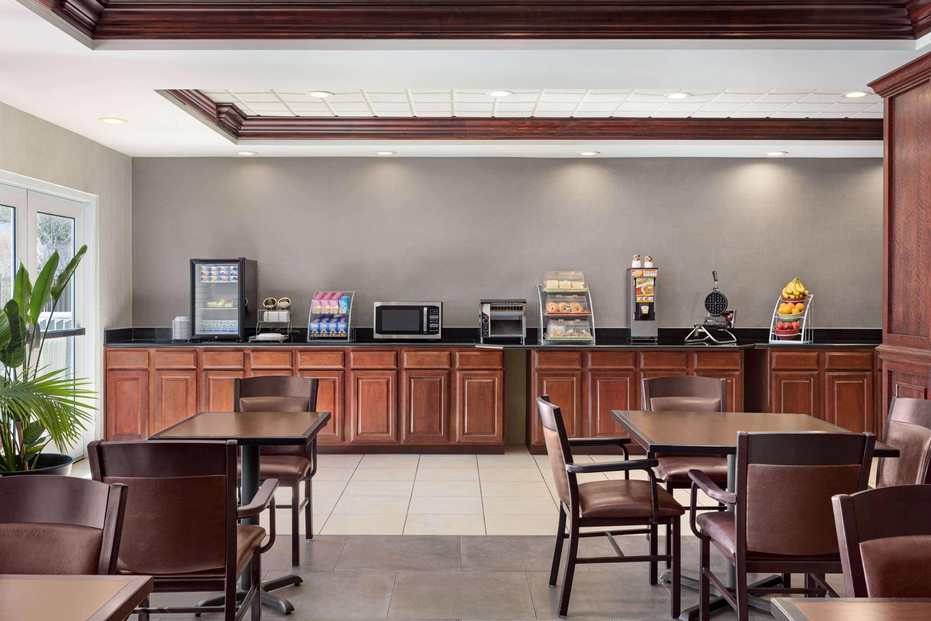 Wingate By Wyndham Southport Hotel Exterior photo