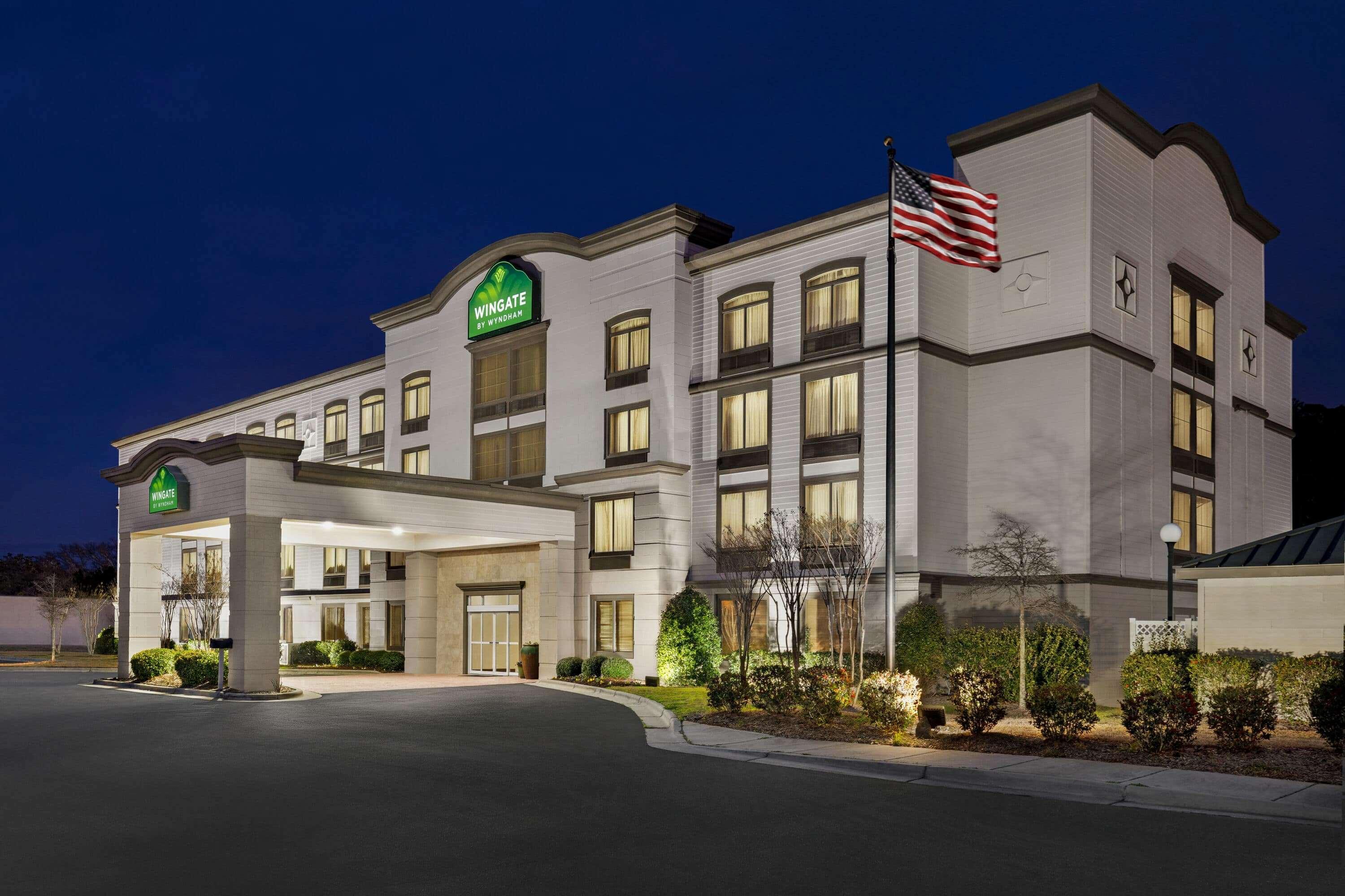 Wingate By Wyndham Southport Hotel Exterior photo