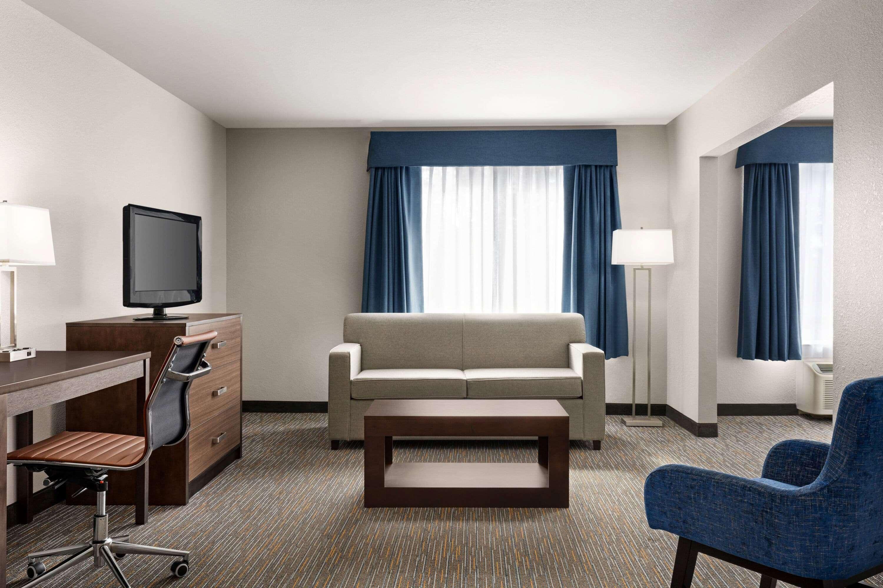 Wingate By Wyndham Southport Hotel Exterior photo