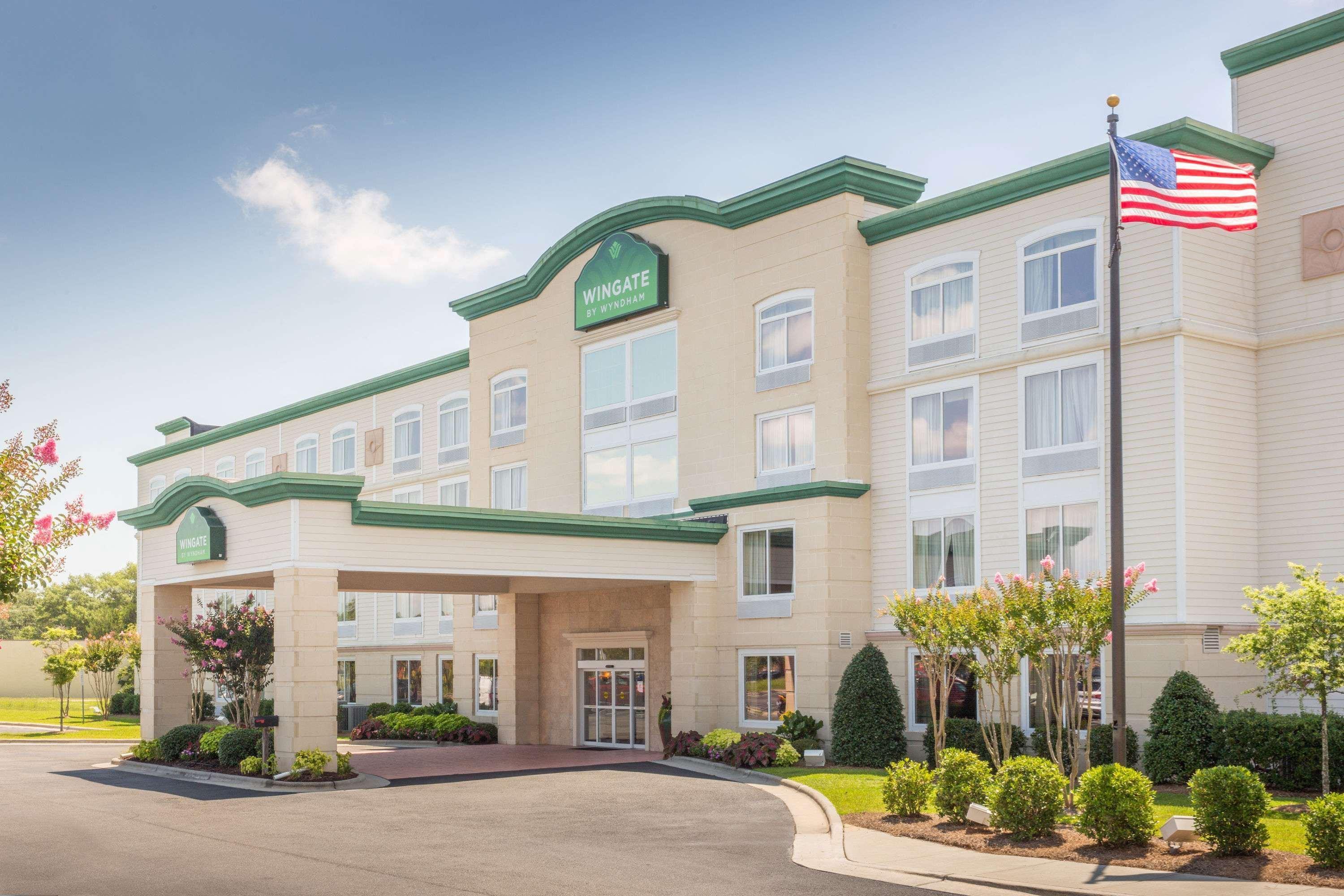 Wingate By Wyndham Southport Hotel Exterior photo