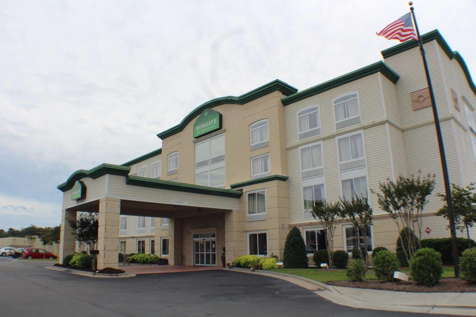 Wingate By Wyndham Southport Hotel Exterior photo